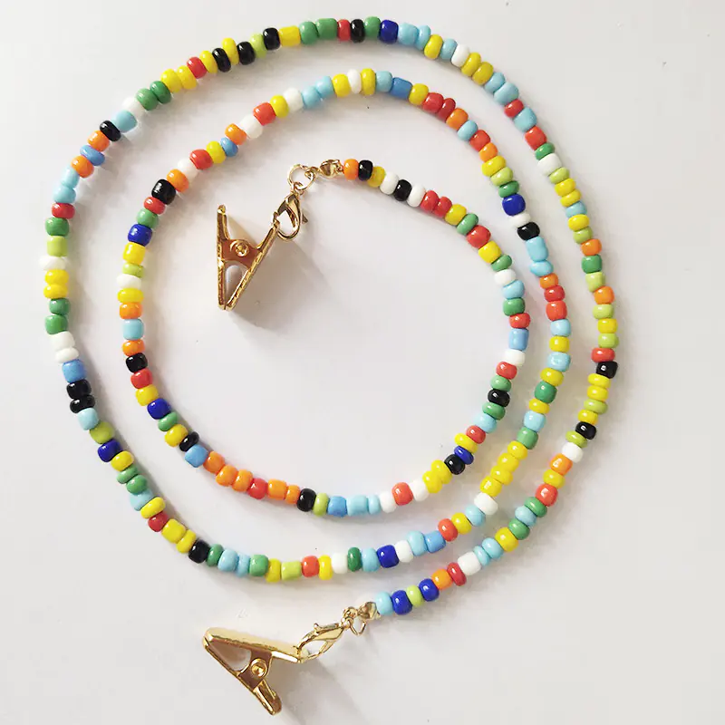 Cadena de gafas de sol con cuentas de colores para mujer