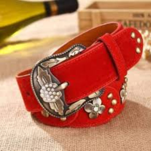 Elegante cinturón ancho para mujer con hebilla de pedrería.